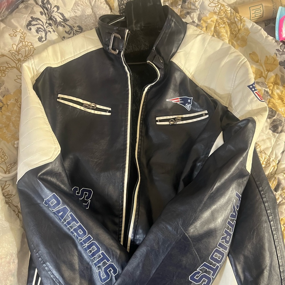 NEW ENGLAND PATRIOTS Team (Faux) Leather Jacket w/ Unofficial NFL logo/emblem